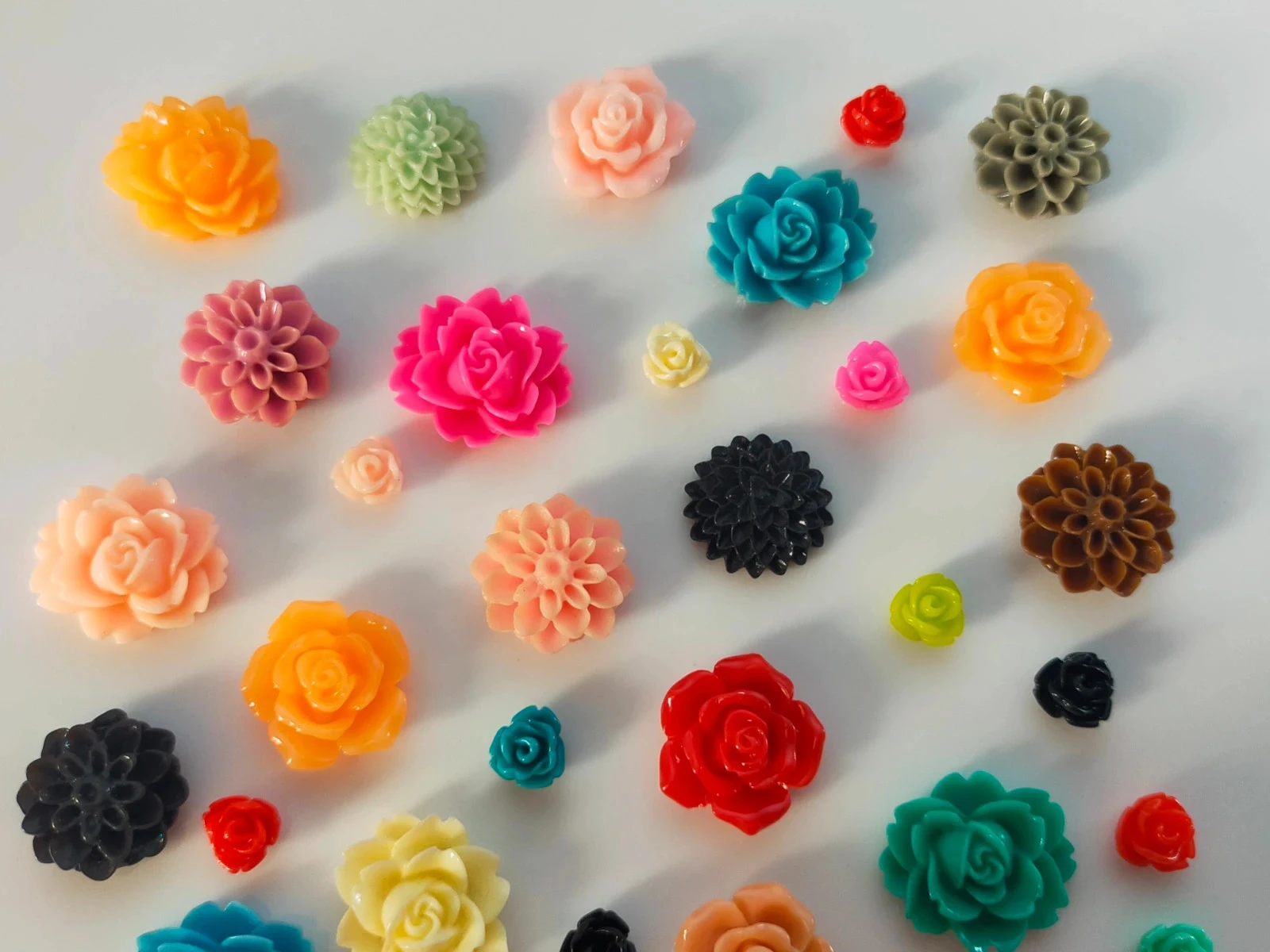 50 cabochons de resina em forma de flor lote nº6587 – photo 2
